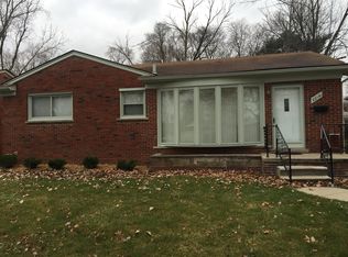 22141 Harding Ave, Oak Park, MI 48237
