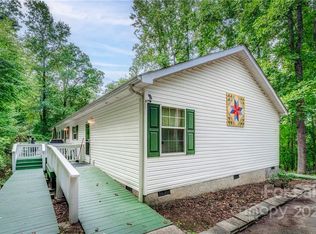 48 Country Gardens Ln, Asheville, NC 28806