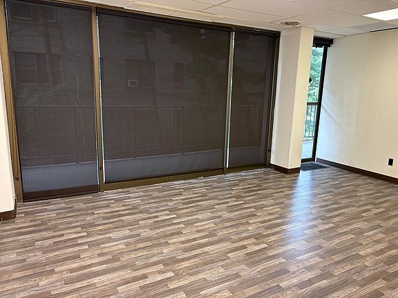 4th image of 733 W Market St Suite 103