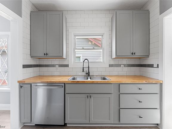 3rd image of 723 Althea Ave NW