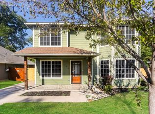 106 Munchus St, Waxahachie, TX 75165