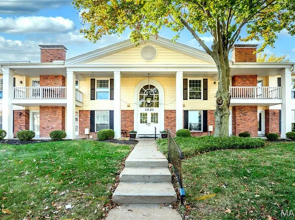 1521 Hedgeford Dr APT 9, Chesterfield, MO 63017