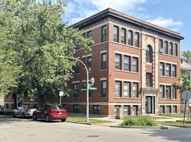 6257 N Lakewood Ave, Chicago, IL
