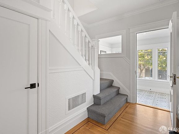 4th image of 125 Chenery St