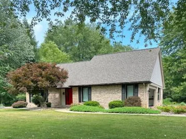 140 Steamburg Dr, East Leroy, MI 49051