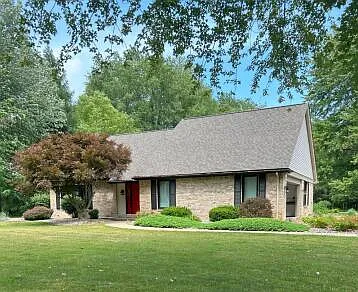 140 Steamburg Dr photo 1