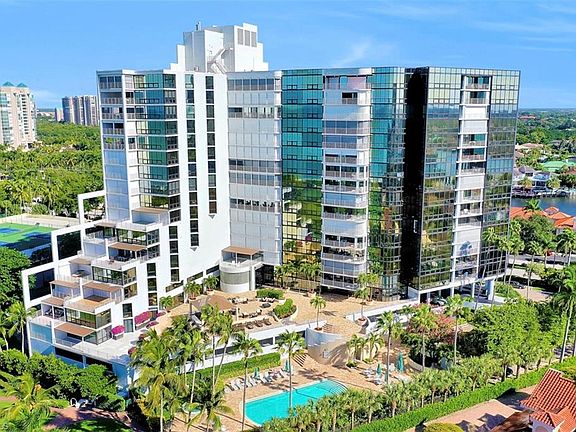 4th image of 4751 Gulf Shore Blvd N APT 706