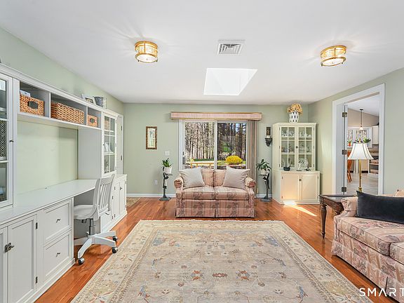 5th image of 161 Burlingame Road