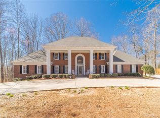 1525 Runnymede Ct SW, Lilburn, GA 30047