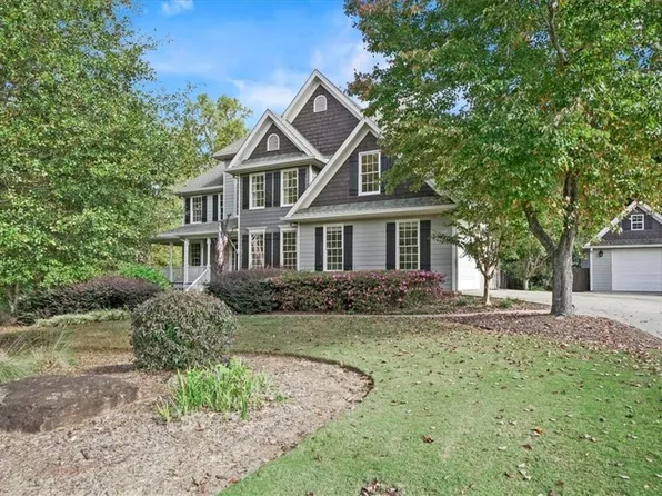 8760 Stone River Dr, Gainesville, GA 30506