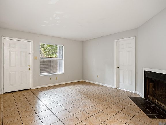 3rd image of 844 Hammond Manor Dr