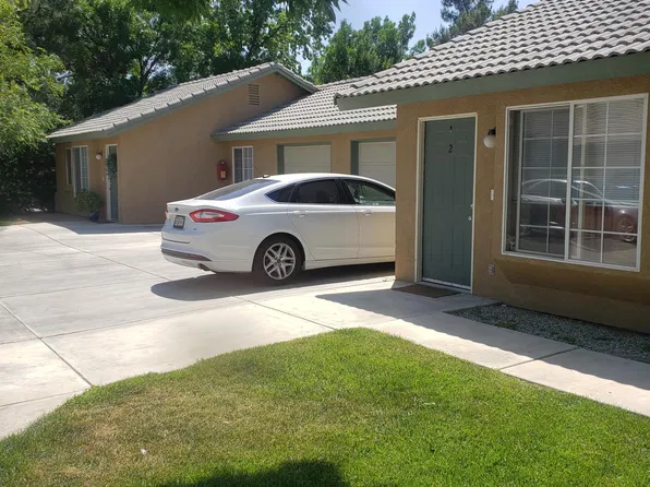 736 Greenwood Meadow Ln #A, Bakersfield, CA 93308