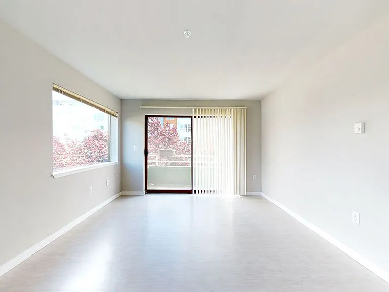 Avalon West Apartments — Photo 18