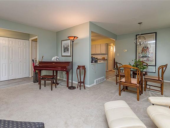 4th image of 1302 Galaxy Dr