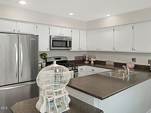 4th image of 1127 Glenbridge Cir