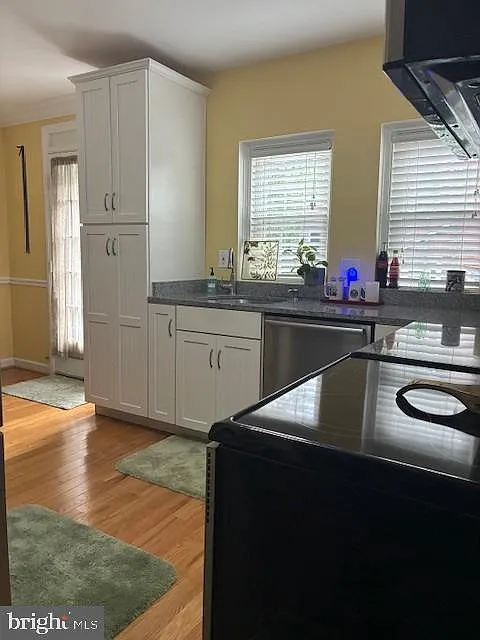 2 bed, 2.0 bath, 1383 sqft, $3,200 — Photo 2