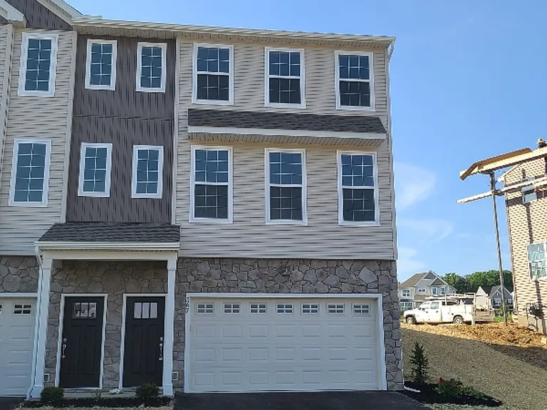 567 Brook Shire Ct — Photo 1