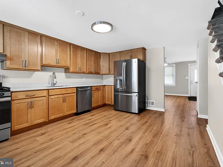 7860 Saint Claire Ln — Photo 12