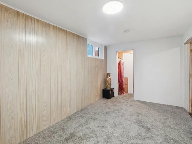 710 E Gibbon St — Photo 10