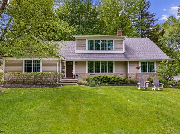 4310 Lander Rd, Chagrin Falls, OH 44022