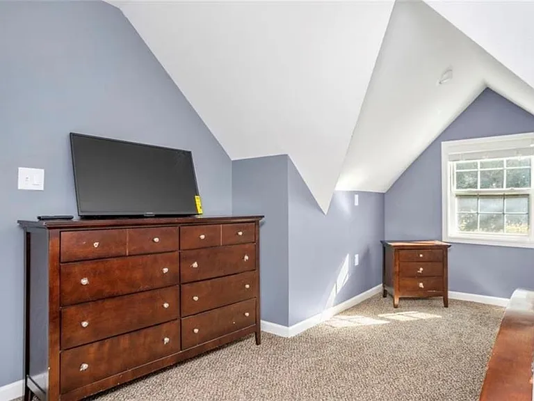 1277 Boulevard Lorraine SW — Photo 12