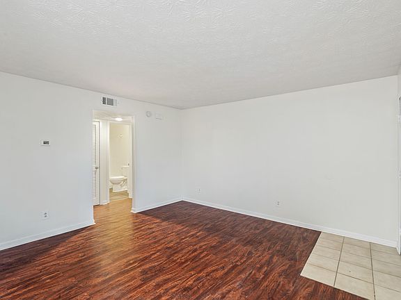 4th image of 2116 Belvoir Ave