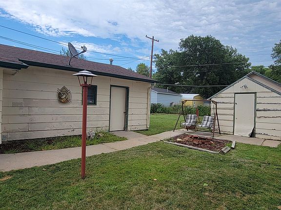 3rd image of 1726 N Grant Ave