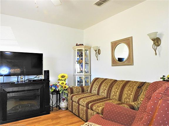 4th image of 1510 Wightman Ave