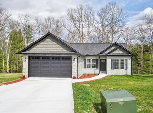 523 Ferry Bend Trl, Crossville, TN 38571