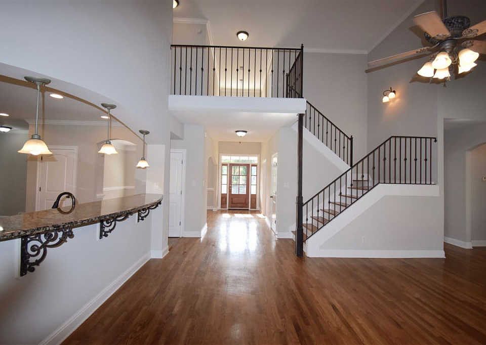 1st image of 5485 Meadow Pointe Dr