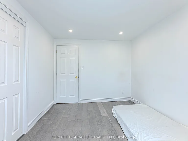 851 Bennett Ct — Photo 33