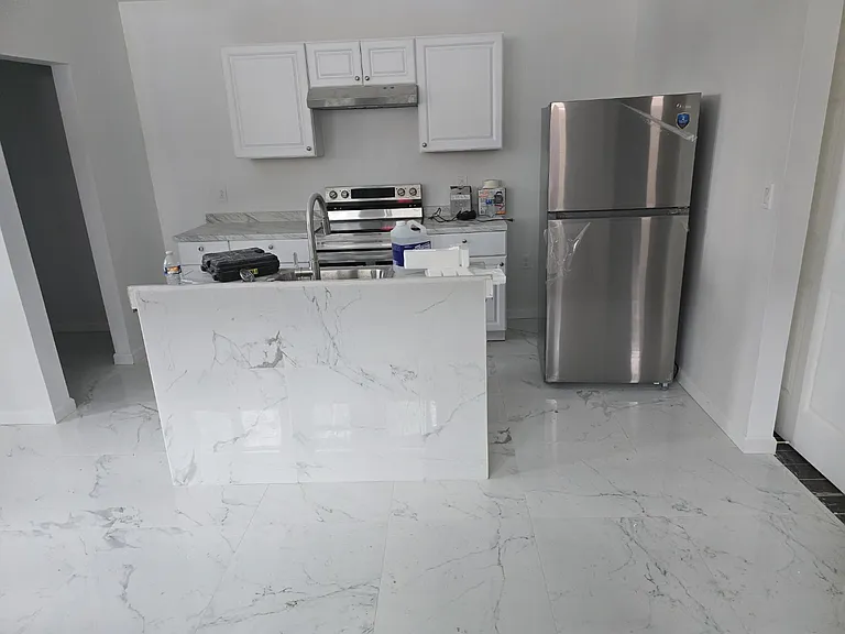 12 S Lake Ave #3A — Photo 1