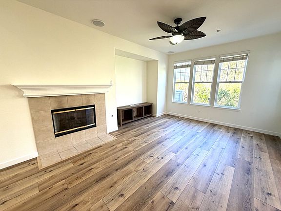 3rd image of 4742 Beachwood Ct