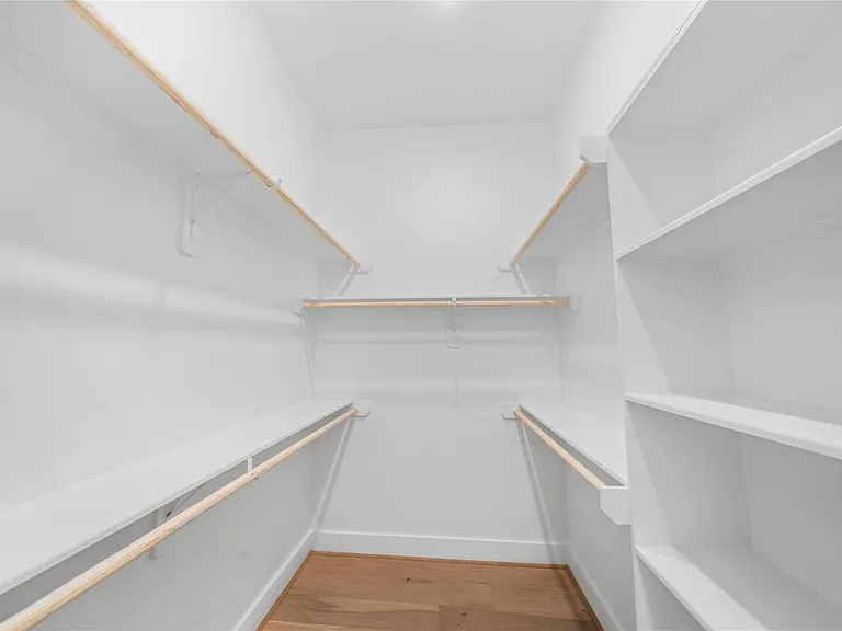 303 Queen Sude Ln — Photo 18