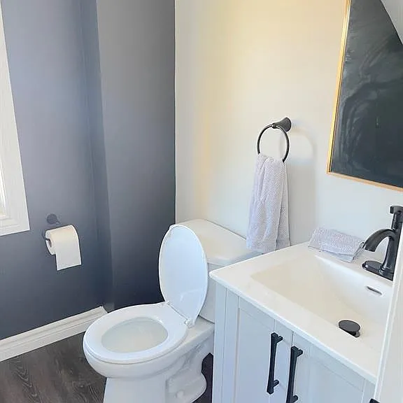 1677 Victoria Ave — Photo 27