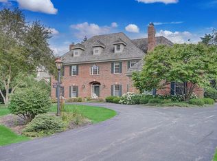 2660 Bartlett Dr, Brookfield, WI 53045