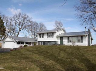 8355 N Lake Rd, Lena, IL 61048