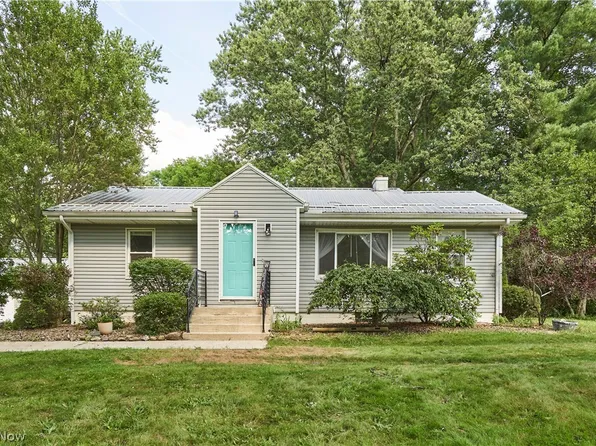 7091 Akron Ave NW, New Franklin, OH 44614