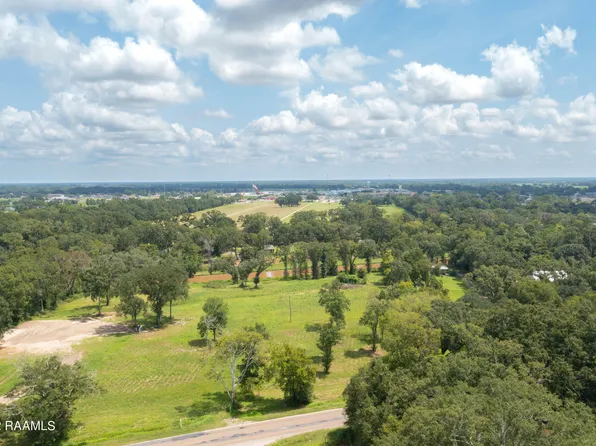 3&2 Main Hwy, Breaux Bridge, LA 70517