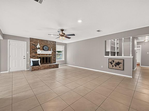 4th image of 24114 Spring Briar Ln