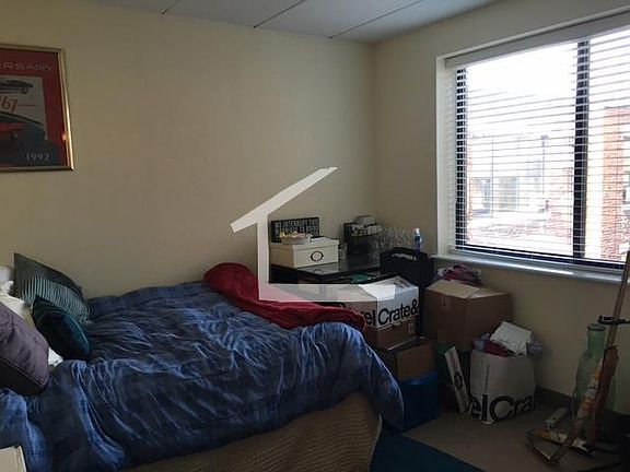2nd image of 1937 Commonwealth Ave #612