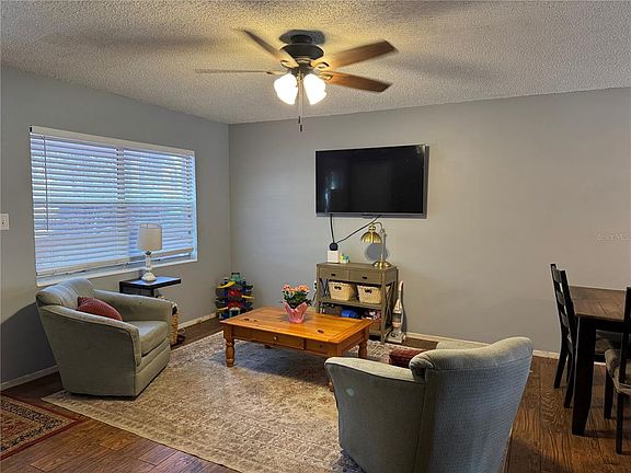 2nd image of 580 Fern Ave