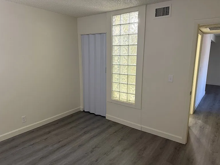 625 S Royal Crest Cir #7 — Photo 6