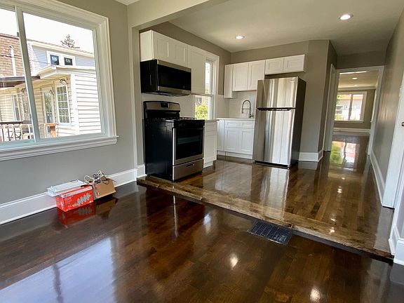 4th image of 5937 W Eastwood Ave #1