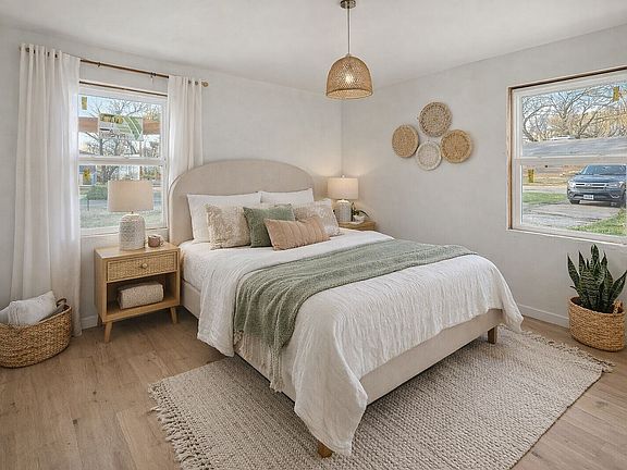 5th image of 2247 W Sherman St