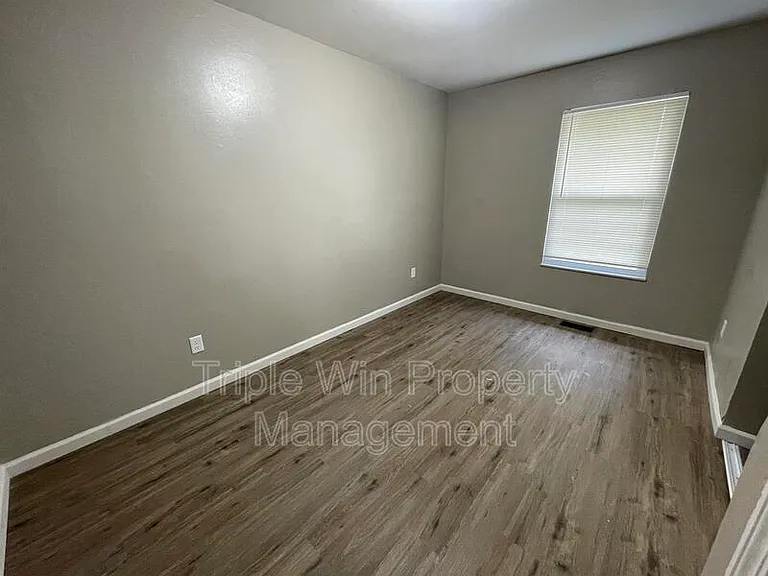 1725 Orletto Way — Photo 25