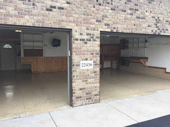 4th image of 22436 Evergreen Cir
