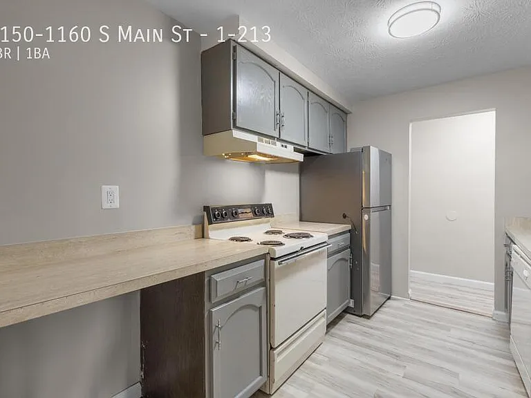 1150-1160 S Main St #1-213 — Photo 16