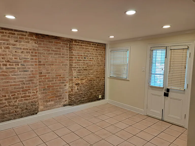617 Dauphine St #9 — Photo 25