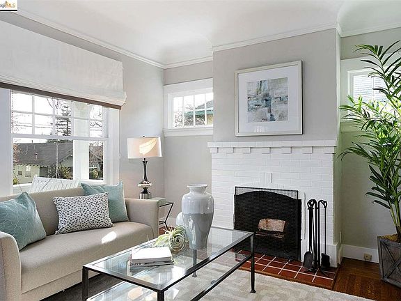 4th image of 3935 Ardley Ave